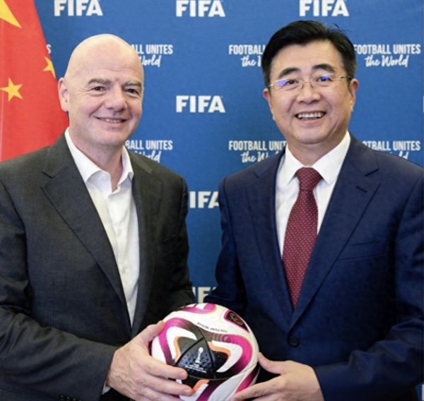 国足选聘主帅仅3天, 西班牙61岁名帅投简历! 曾率巴萨夺后生欧冠